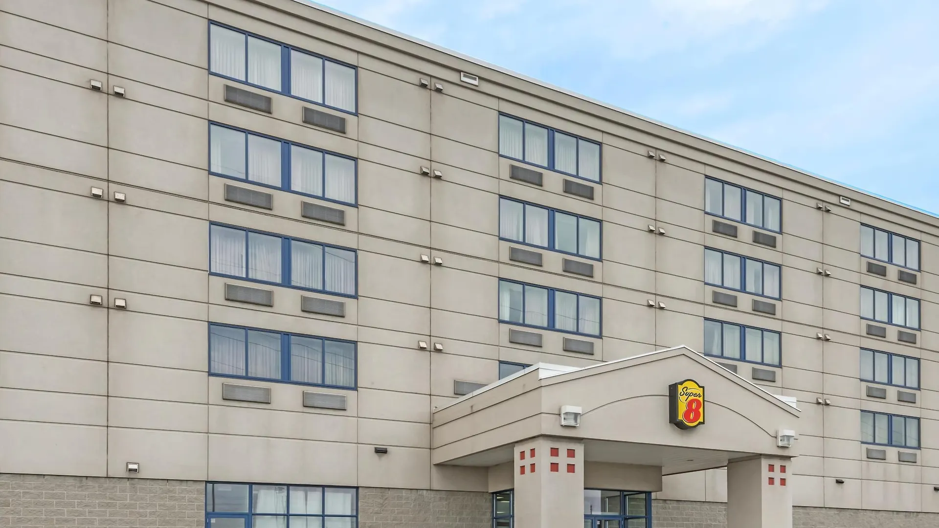 **  Super 8 By Wyndham Mississauga Hotel Canada
