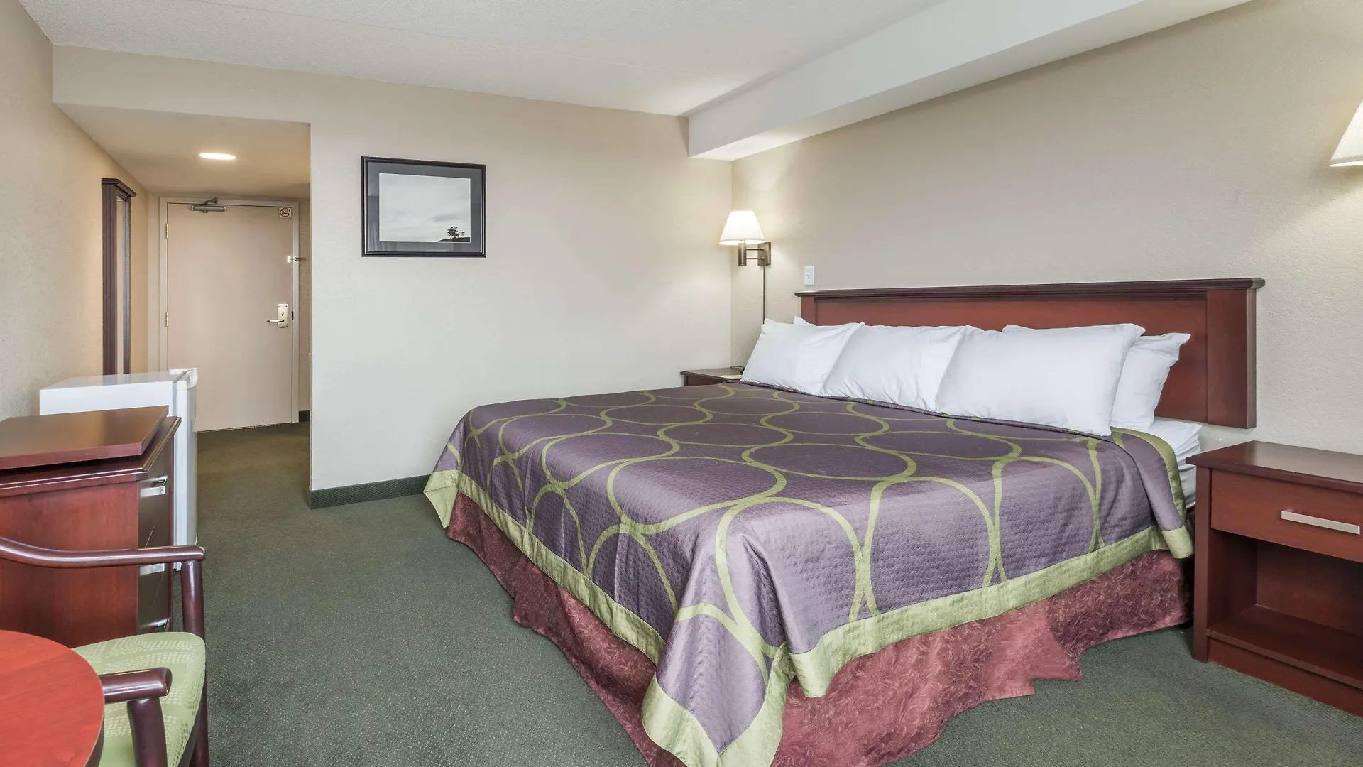 Super 8 By Wyndham Mississauga Hotel