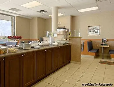 **  Super 8 By Wyndham Mississauga Hotel Canada