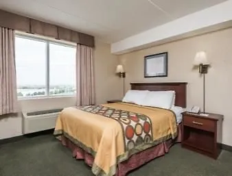 Super 8 By Wyndham Mississauga Hotel